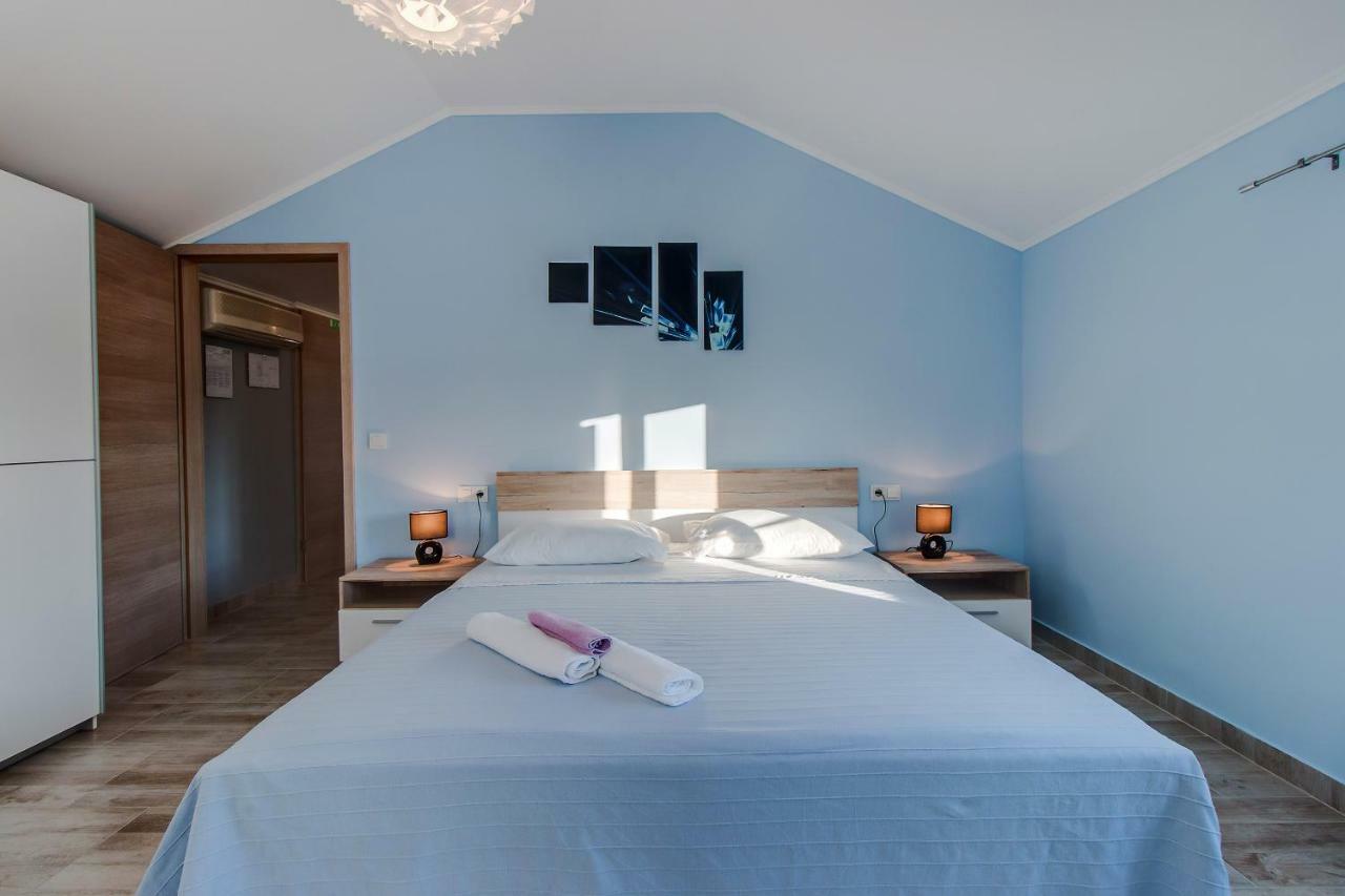 Apartman Leon & Rent A Quad Mali Lošinj Eksteriør bilde