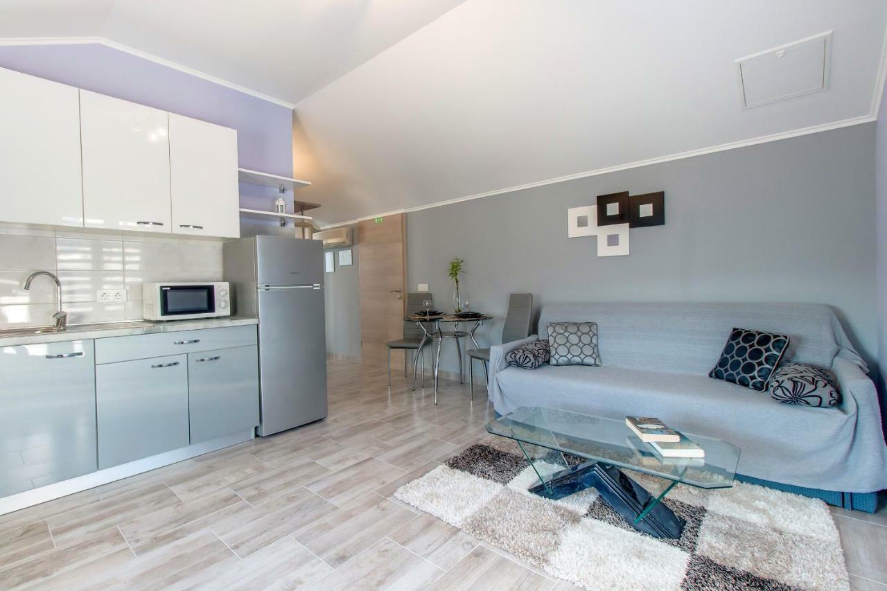 Apartman Leon & Rent A Quad Mali Lošinj Eksteriør bilde